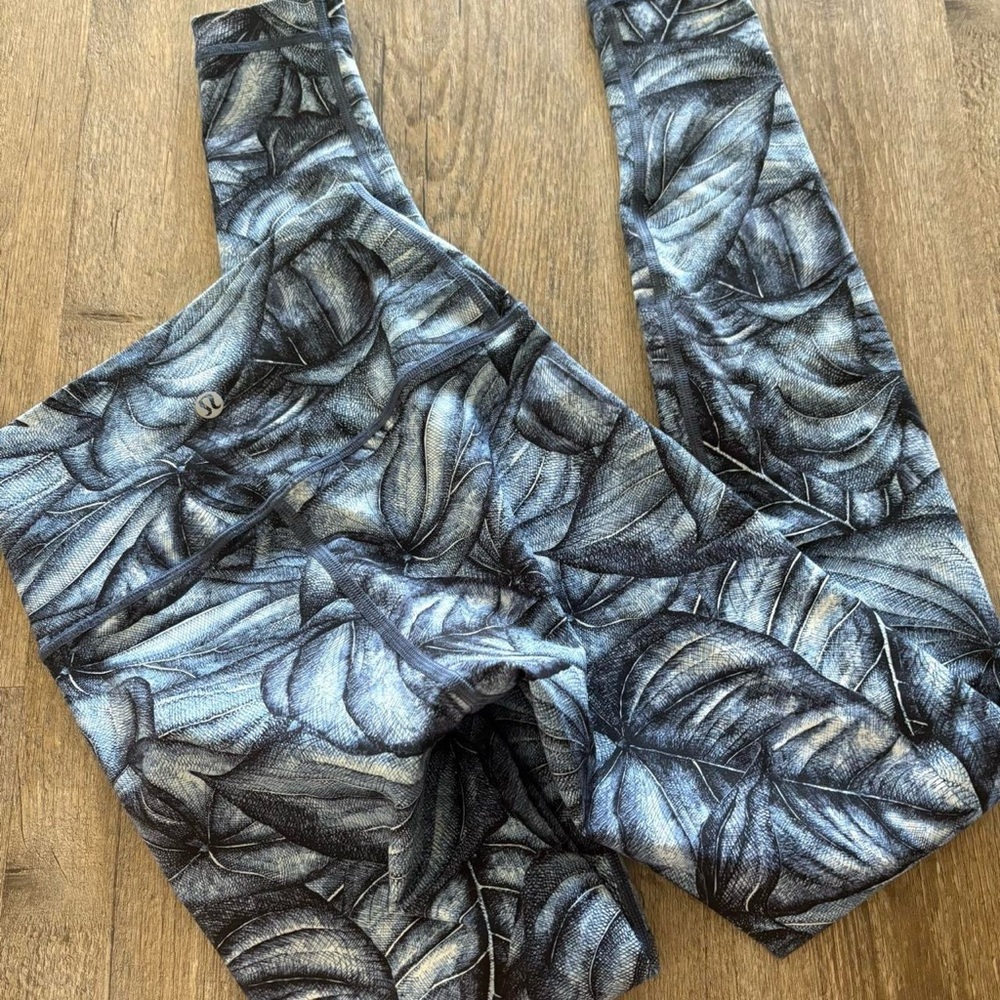 Lululemon Blue and Gray Leaf Pattern Leggings